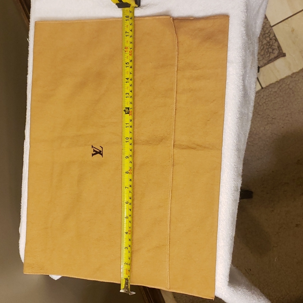 ❌SOLD❌ouis vuitton dust cover